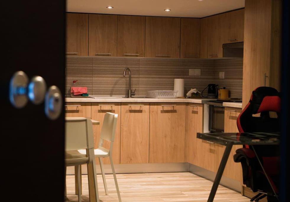 Modern Cozy Appartment In Thessaloníki Exteriör bild